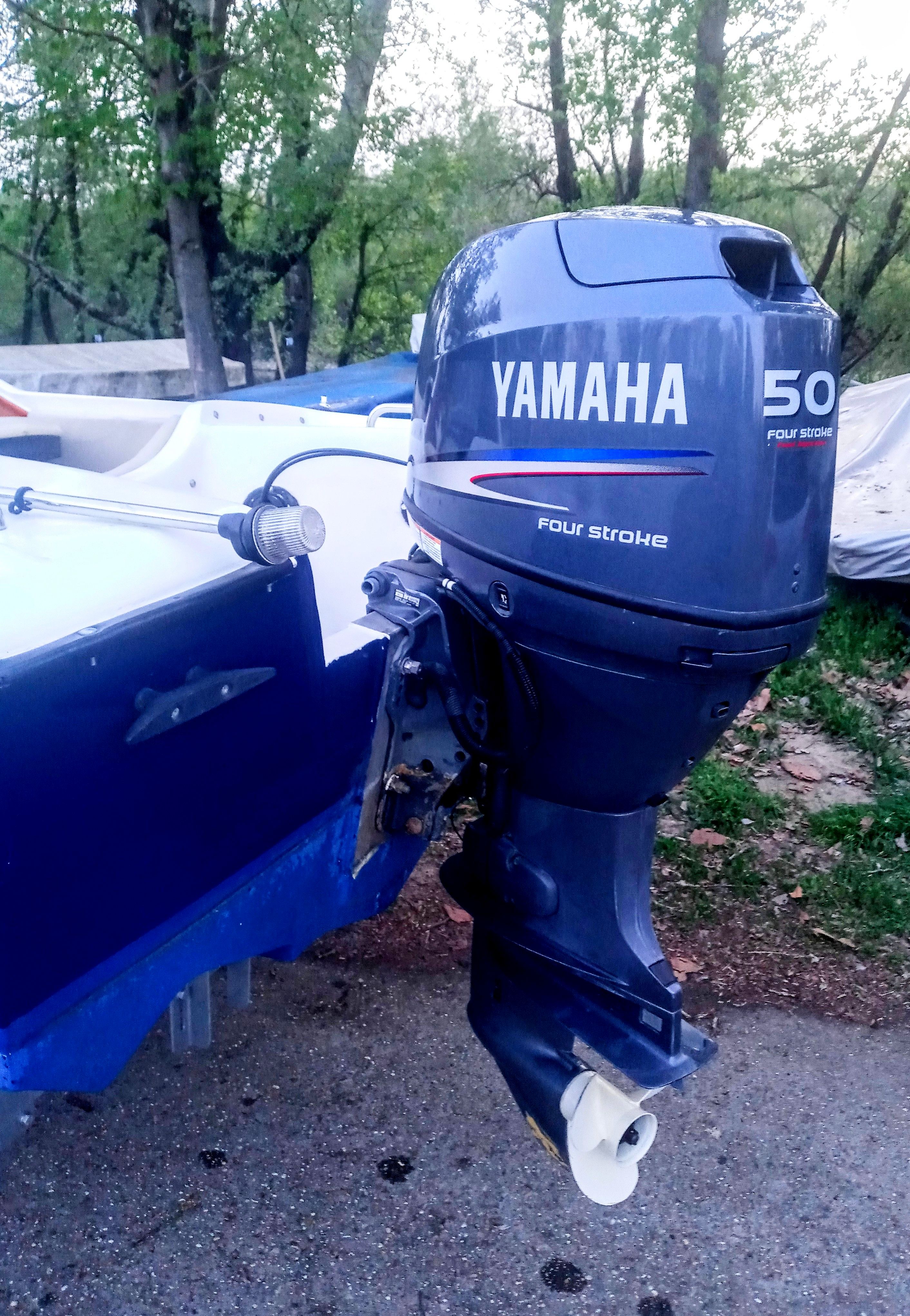 Rybitwa hajó Yamaha 50 le négyütemű rendszámtáblás futóval eladó