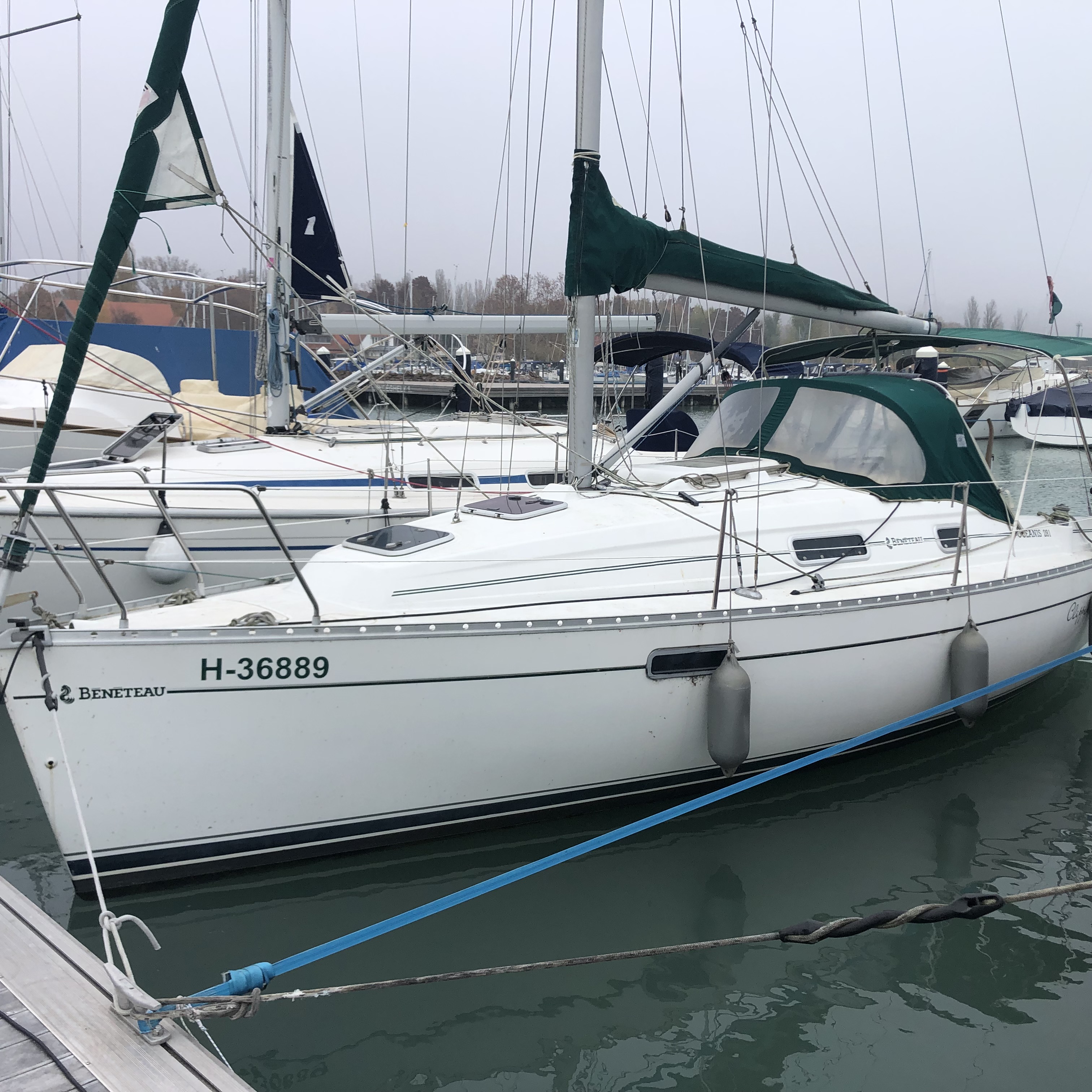 Benetau Oceanis 281, tavi keel 1,22m