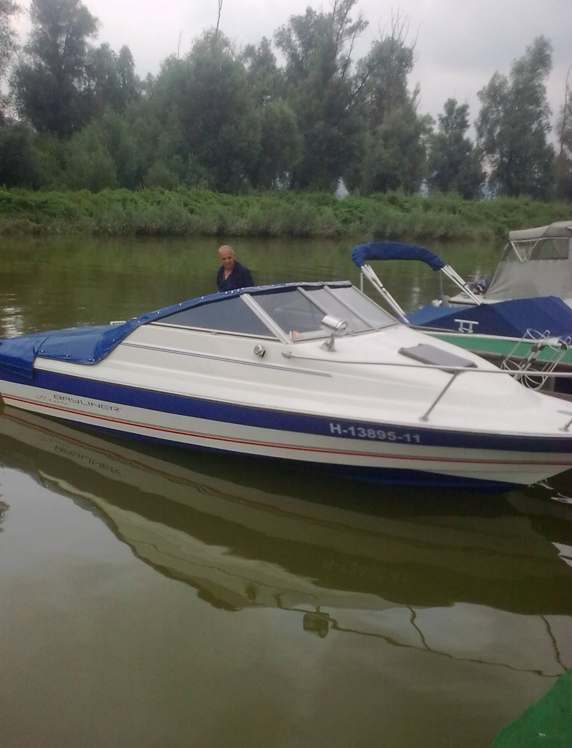 Bayliner 1952 CCL Capri kabinos motorcsónak