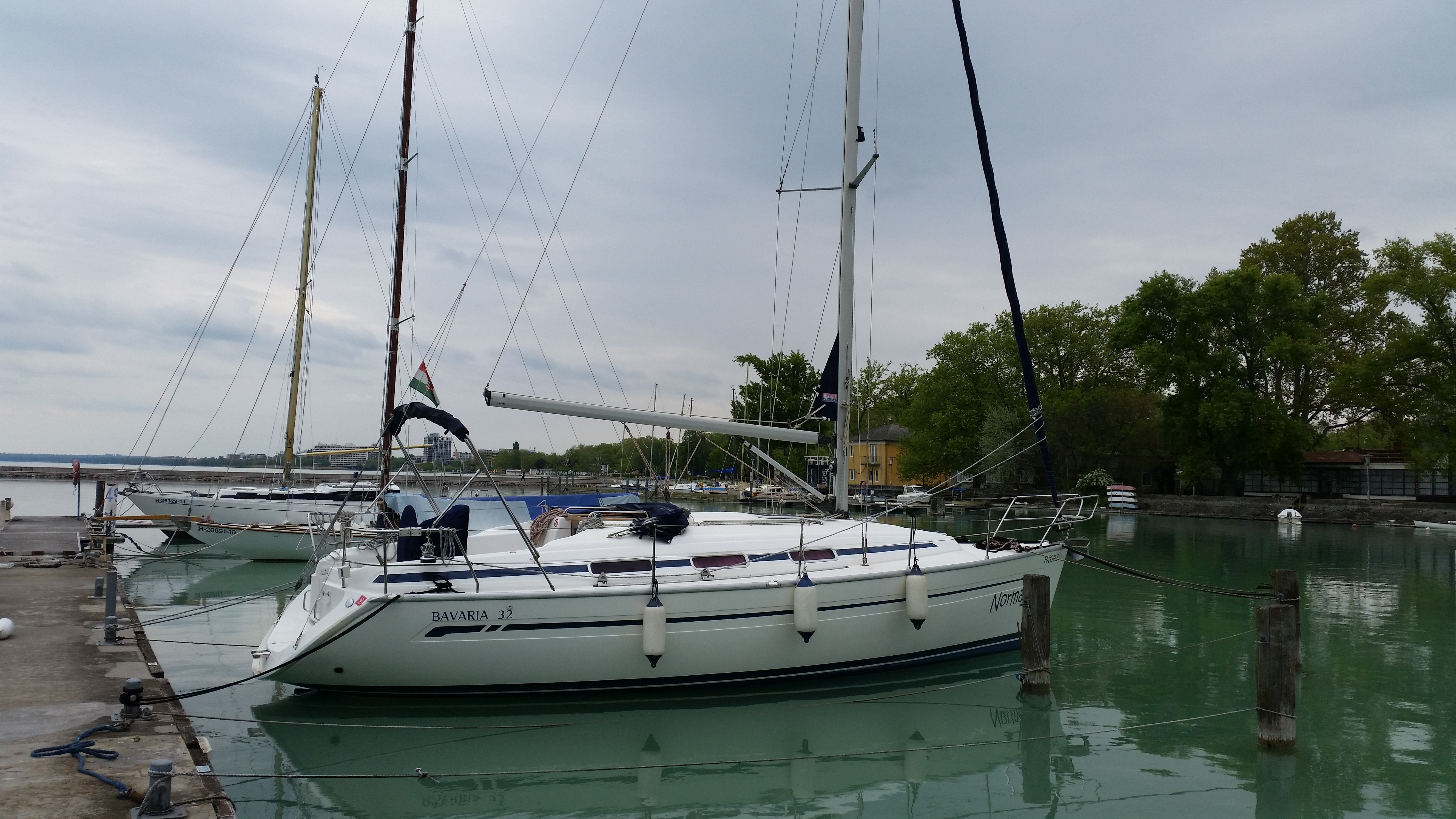 Bavaria 32