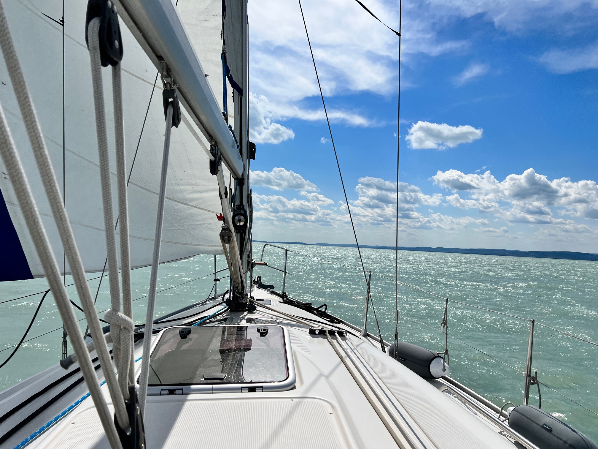 Bavaria 33 Cruiser – Kivételes állapotban, exkluzív felszereltséggel