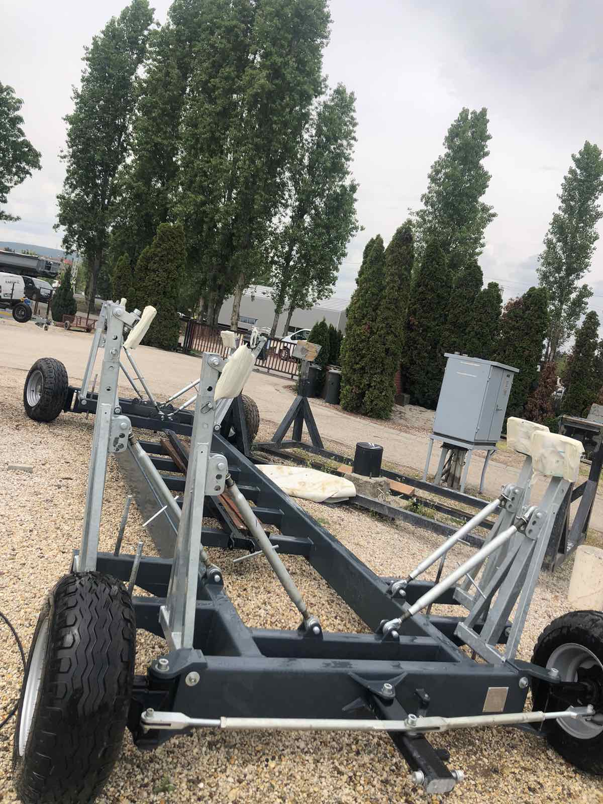 kerekes 8 talpas állvány 12T, újszerű