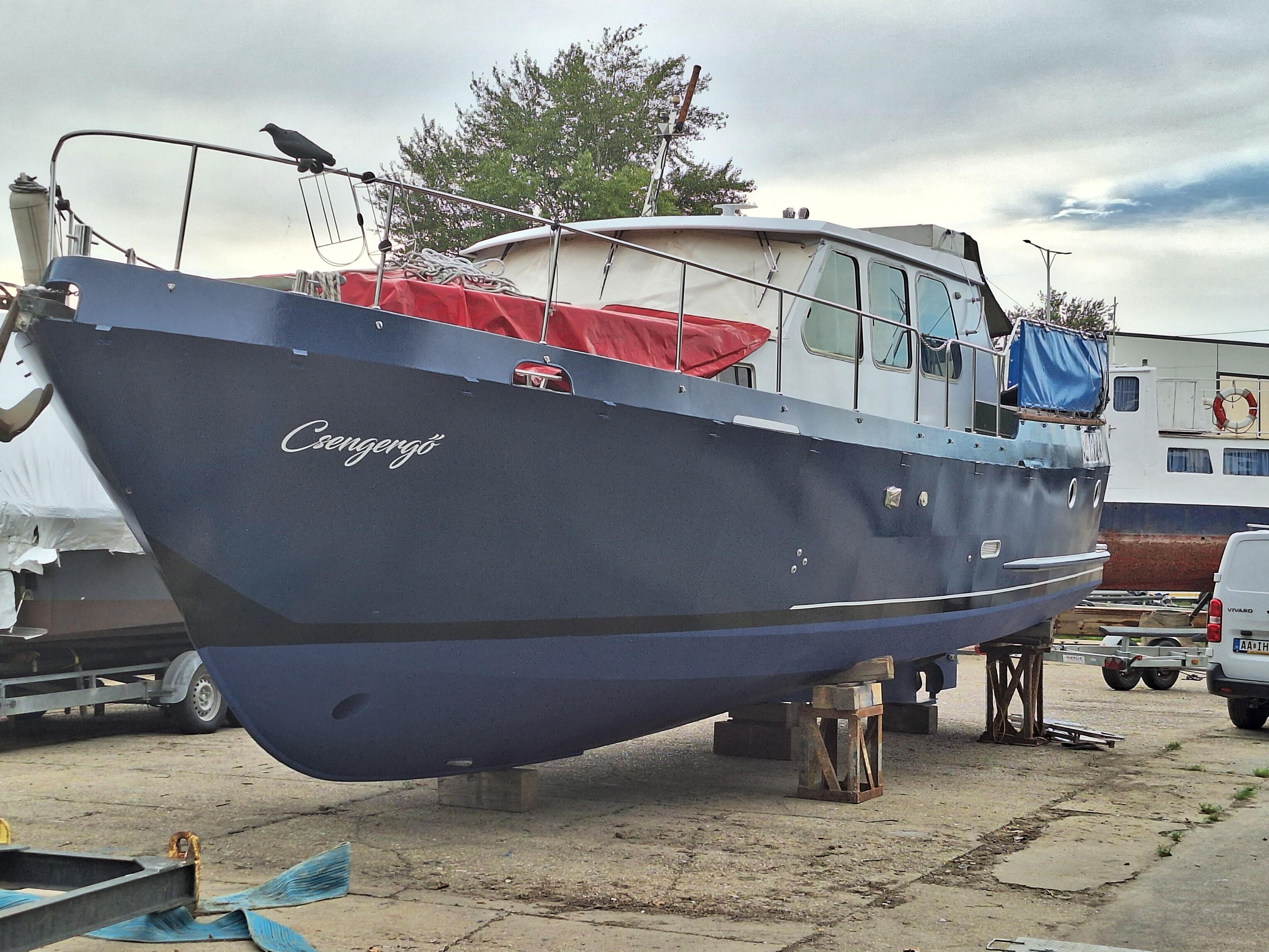 Eladó Dino Kotter lakóhajó