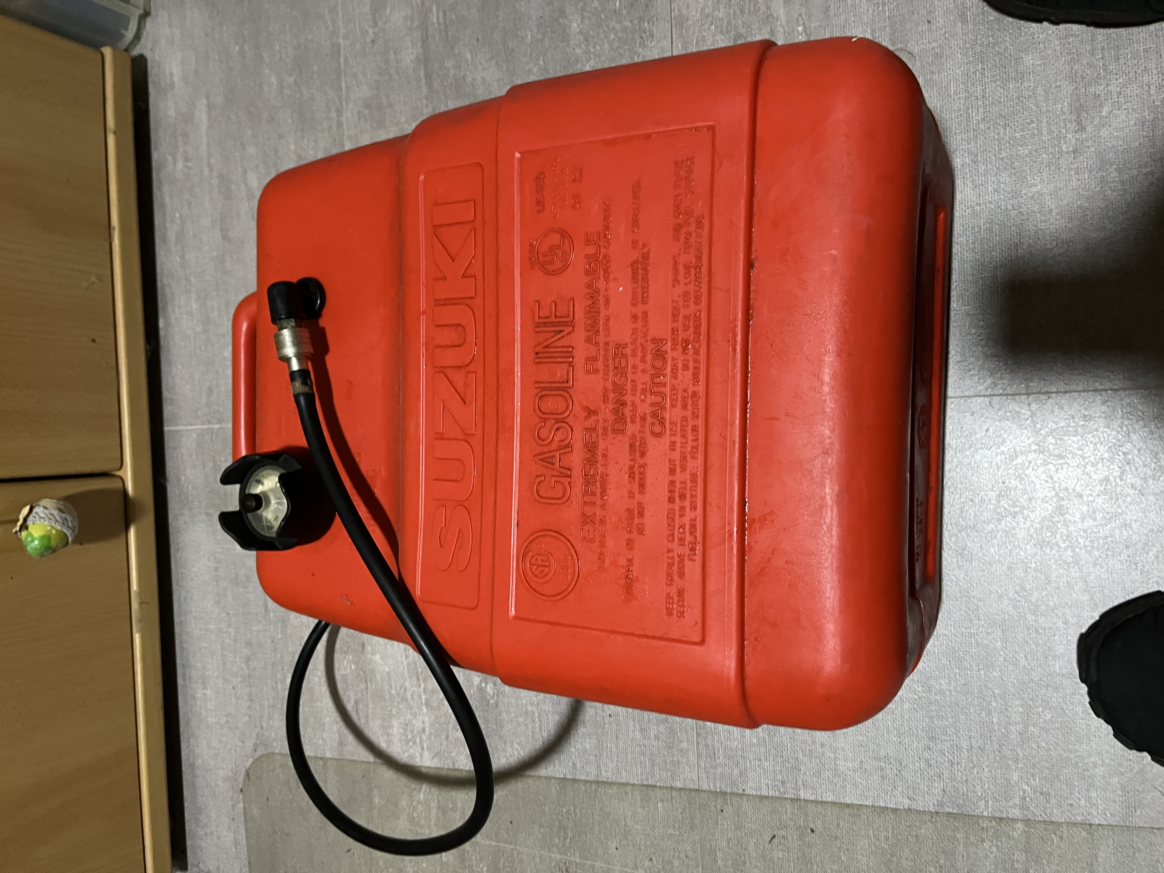 Eredeti SUZUKI üzemanyag-tartály