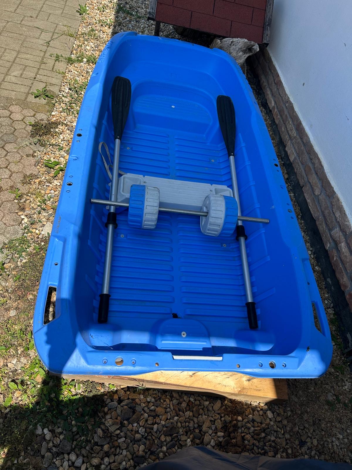 BIC 245 katamarán testű csónak 