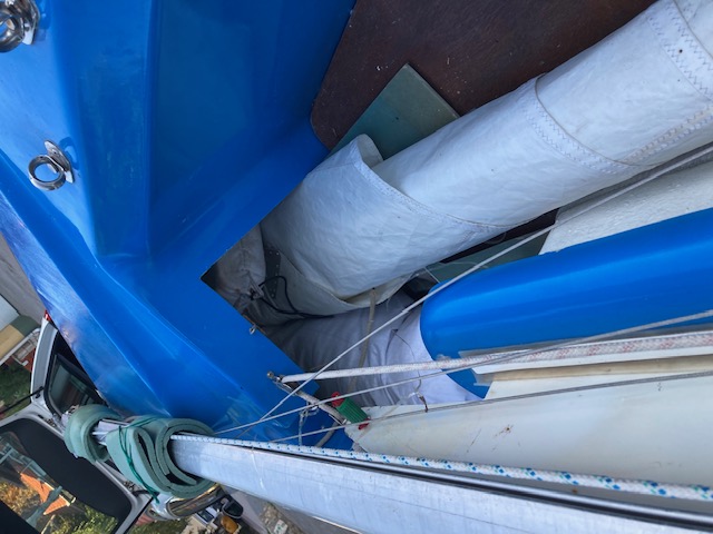 Kalóz vitorlás hajószállító utánfutóval