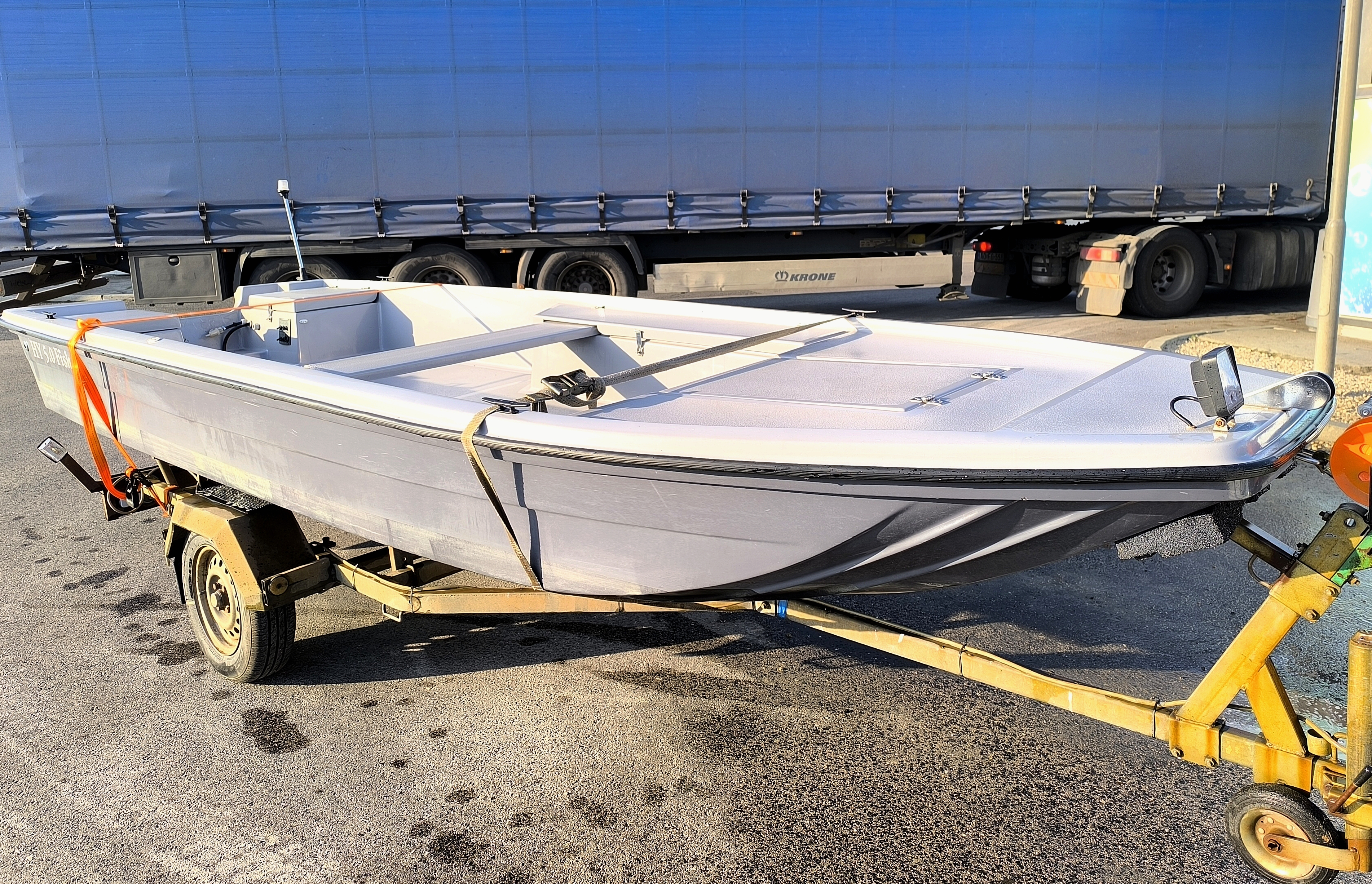 Hy fish 5 csónak Suzuki 20 le 4 ütemű önindítós szép állapotba eladó