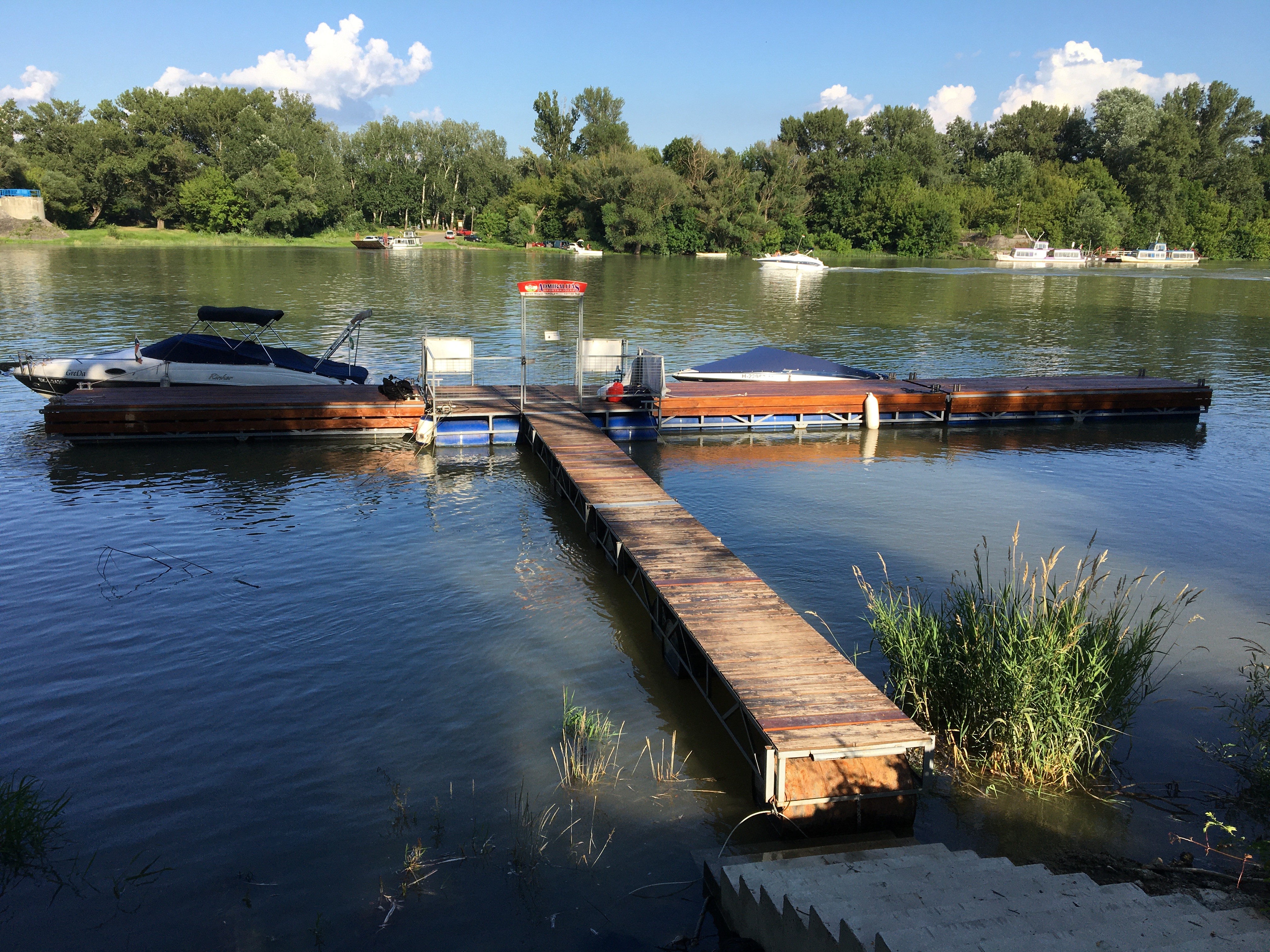 Kikötő ponton-stég elemek eladók, kikötőhelyel !