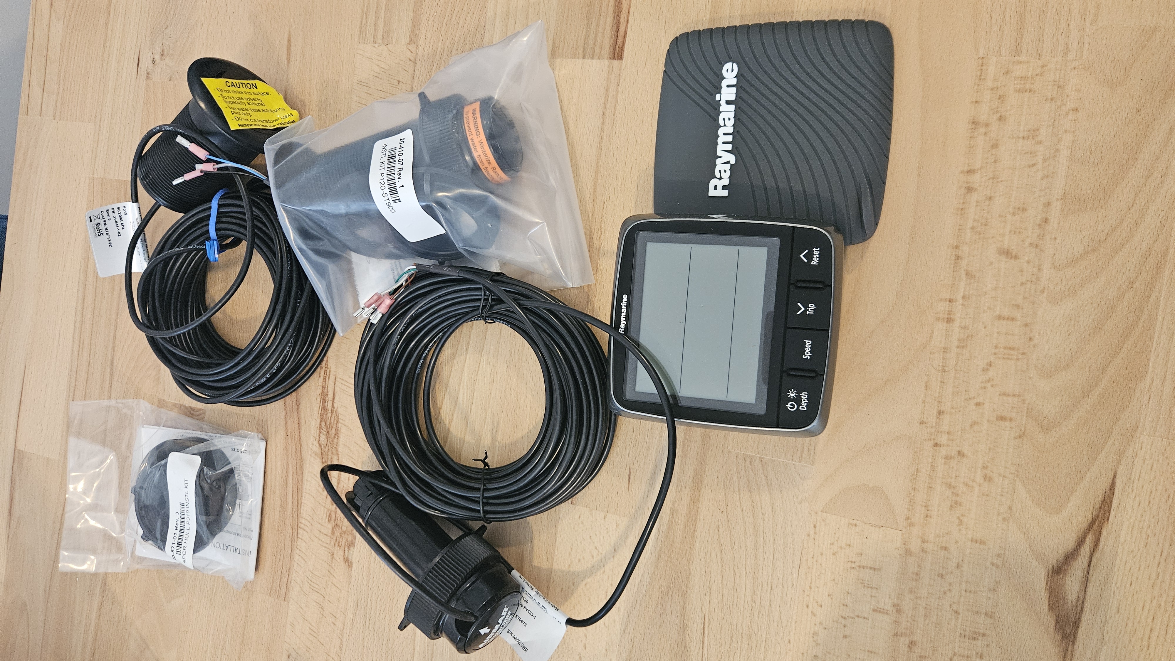 Raymarine i50 hajó mélység és sebességmérő