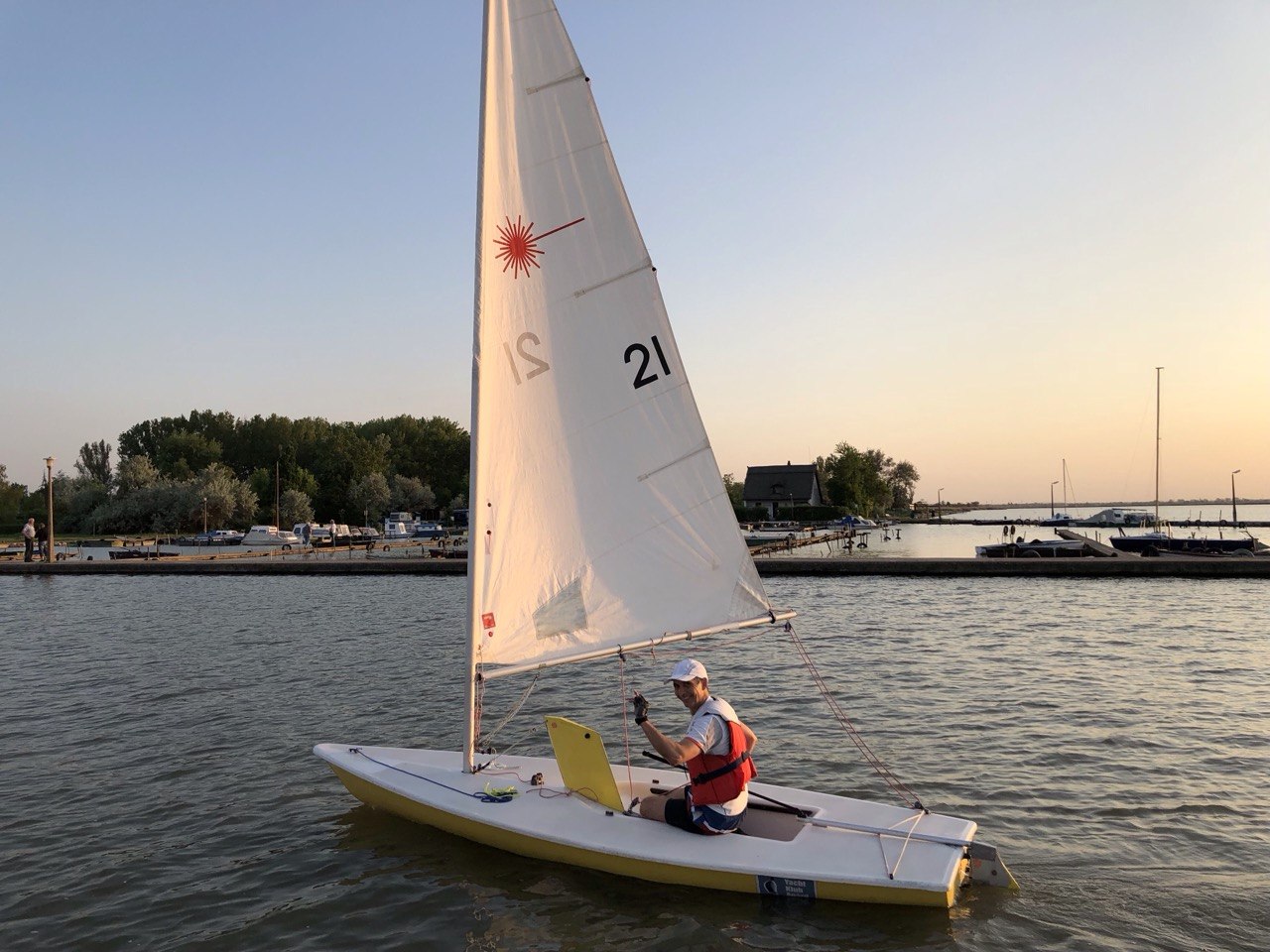 Laser azonnal vitorlazható