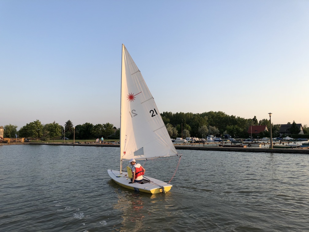 Laser azonnal vitorlazható