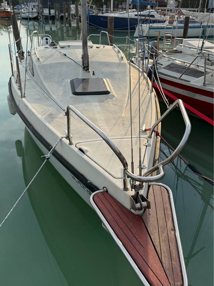 Alsóörsi kikötőhely Balaton 21 vitorlással