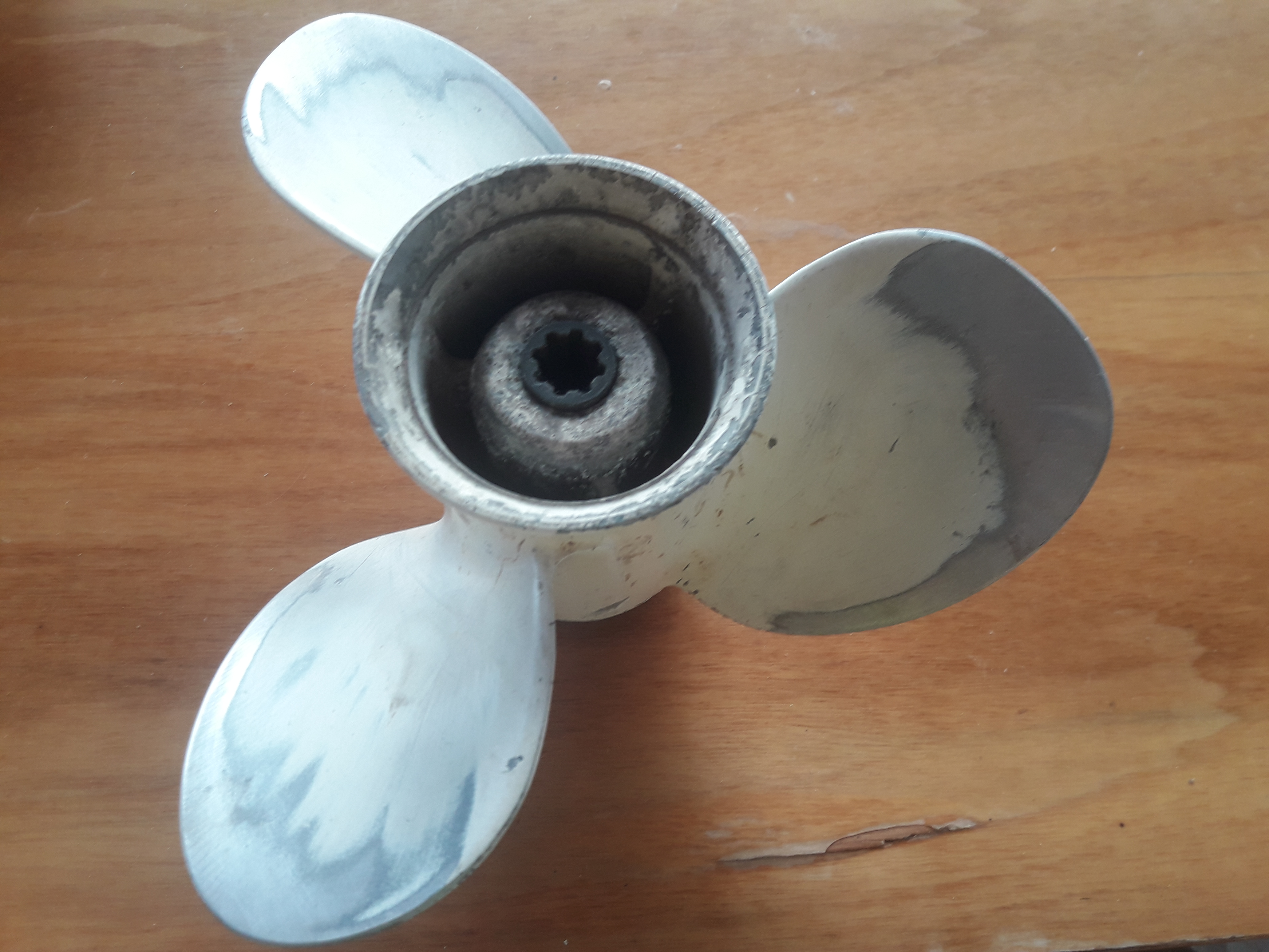 Yamaha 9,9-15 LE 9 1/4x11 propeller, hajócsavar