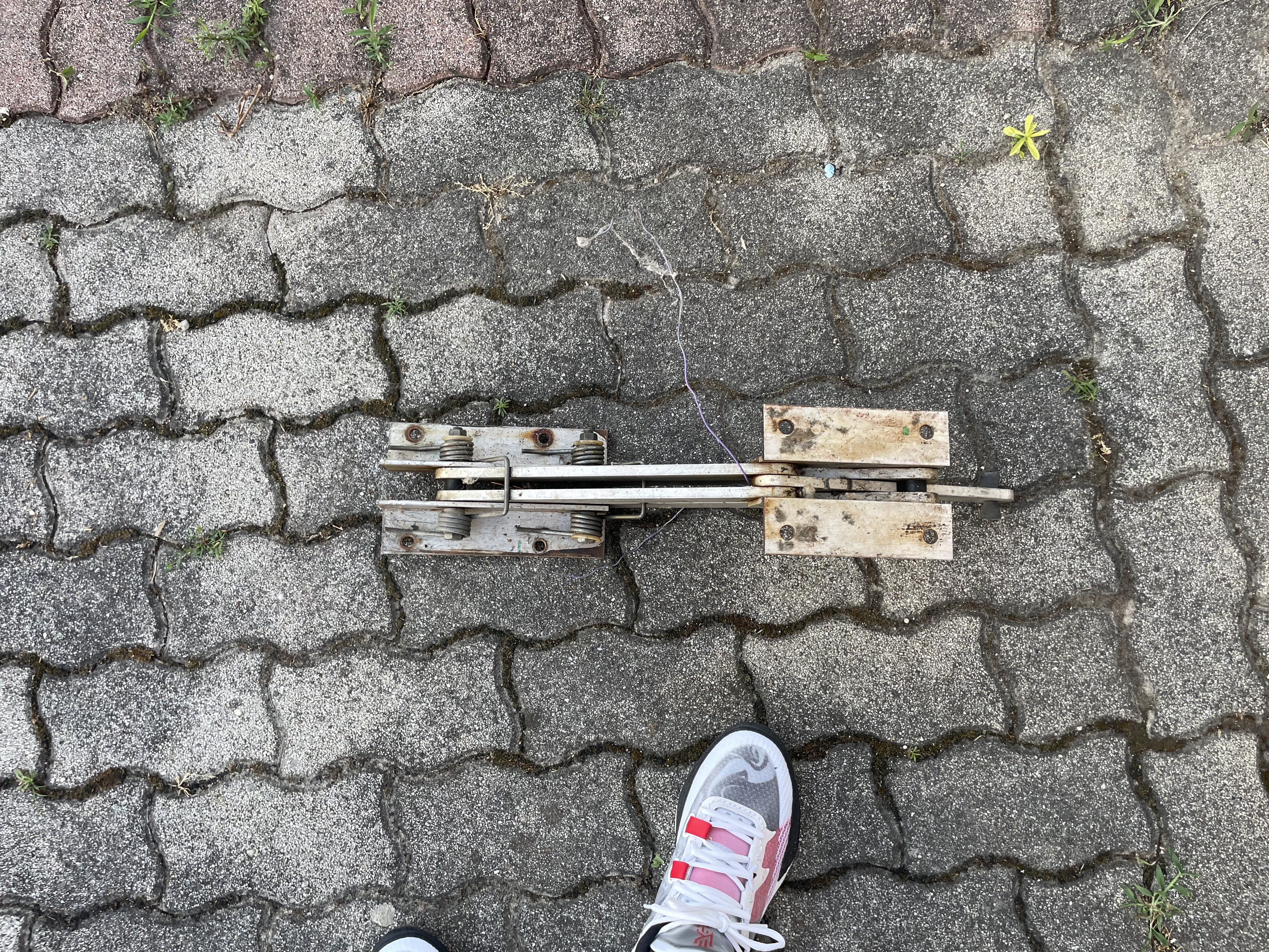 Motortartó bak 
