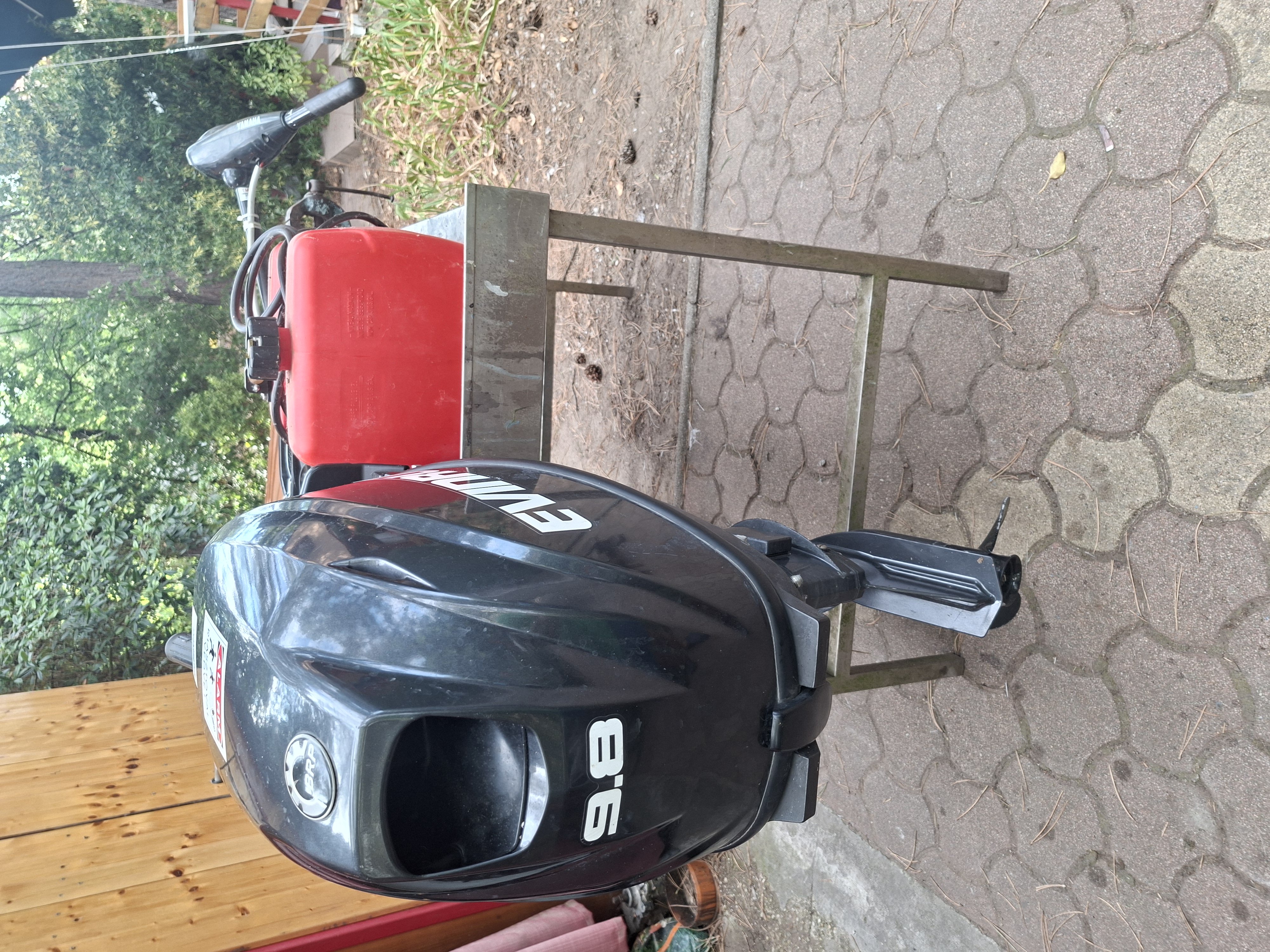 9.8 le Evinrude (Tohatsu) 4 ütemű, egygazdás, megkímélt motor eladó