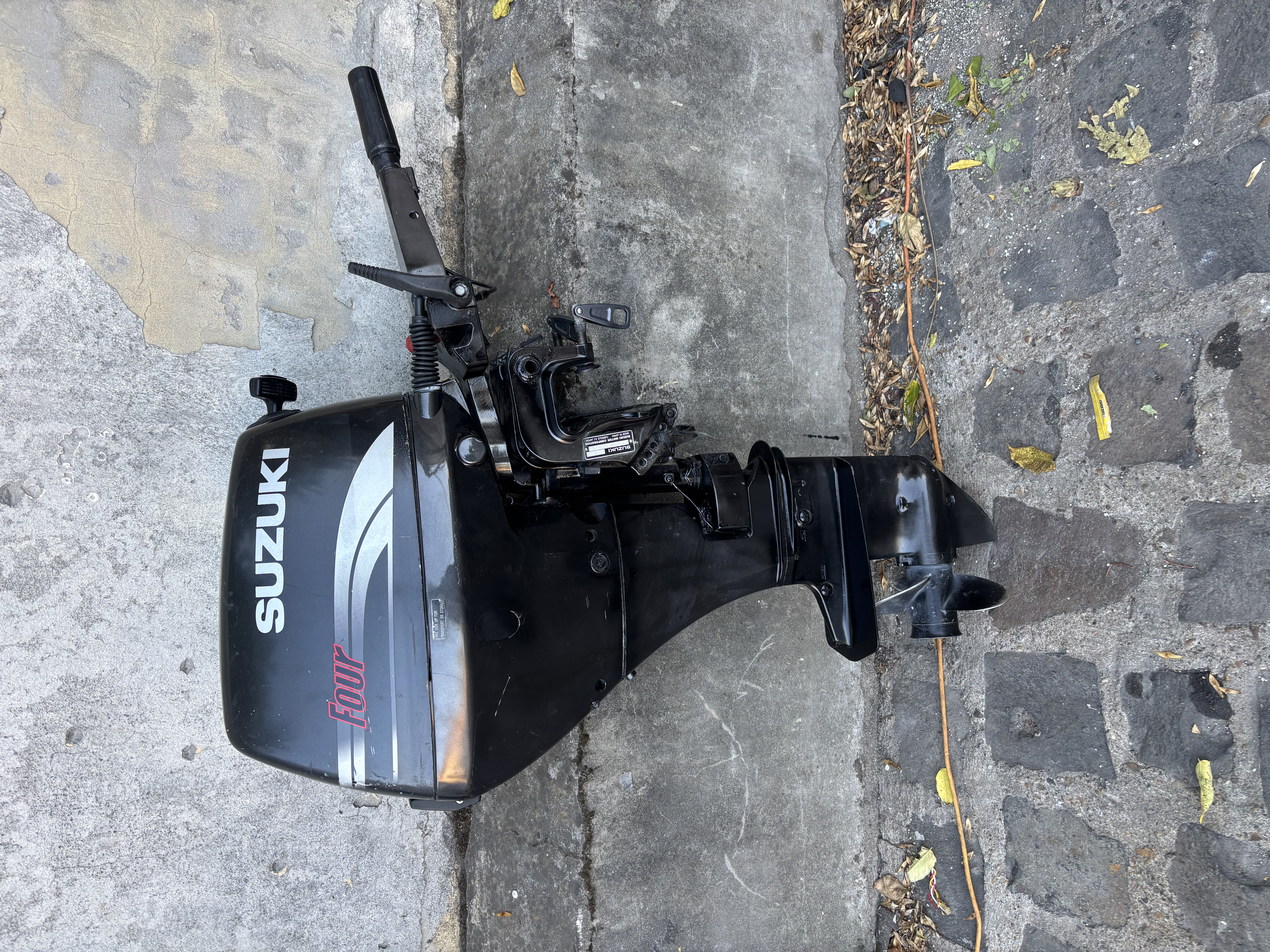 Suzuki df15 rövidcsizmás berántós 