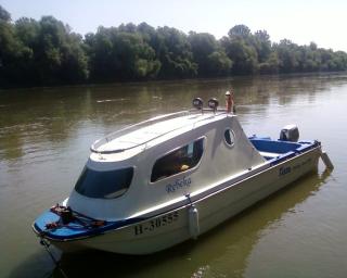 Tisza fishing boat 550