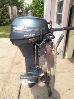 Eladó Yamaha 6 Le-rős csónakmotor.