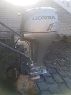 Honda 8 négyütemű csónakmotor, hosszúcsizmás, megkímélt!