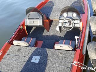 Stratos 268 Bass Boats