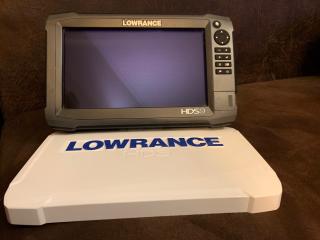 Lowrance HDS-9 GEN3-as szonár (halradar) Totalscan jeladóval