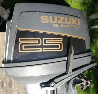 Suzuki DT25 2 ütemű csónakmotor
