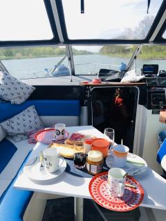 Bayliner 2850 Contessa