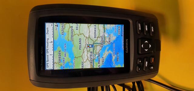 Garmin hajós navigáció echoMAP CHIRP 42dv sonárral, mediterrán térképpel eladó!