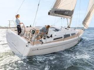 Bérbeadó Vadonatúj Hanse 348-as hajó