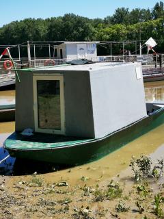 Vadonat uj 6,20x2 m-es lakóhajó,kabinos csónak eladó