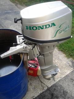 Honda 8-10 Le. 4 ütemű , hosszú csizmás motor