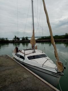 Hunter 23.5