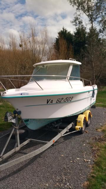 Ocqueteau 575 Kabinos Hajó