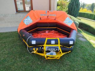 Mentőtutaj (life raft)