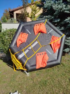 Mentőtutaj (life raft)