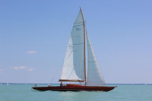 Eladó 55-ös Versenycirkáló Stefánia