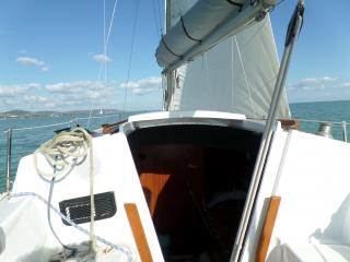 25 lábas belépő szintű, gyerekbarát, könnyen kezelhető családi vitorlás