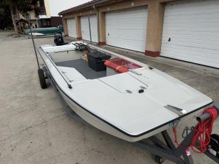 Eladósorba került 2025.03 havi csónak és Suzuki DF 20 AES 2028.03 hónapig garanciális csónakmotor