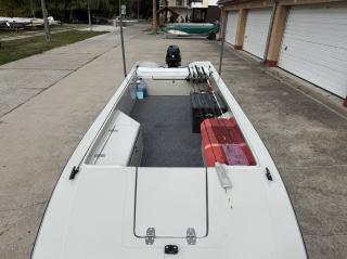 Eladósorba került 2025.03 havi csónak és Suzuki DF 20 AES 2028.03 hónapig garanciális csónakmotor