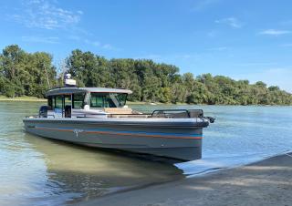 Axopar 37 Cross Cabin