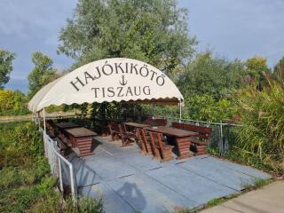 Eladó a Navigátor Kikötő Tiszaugon